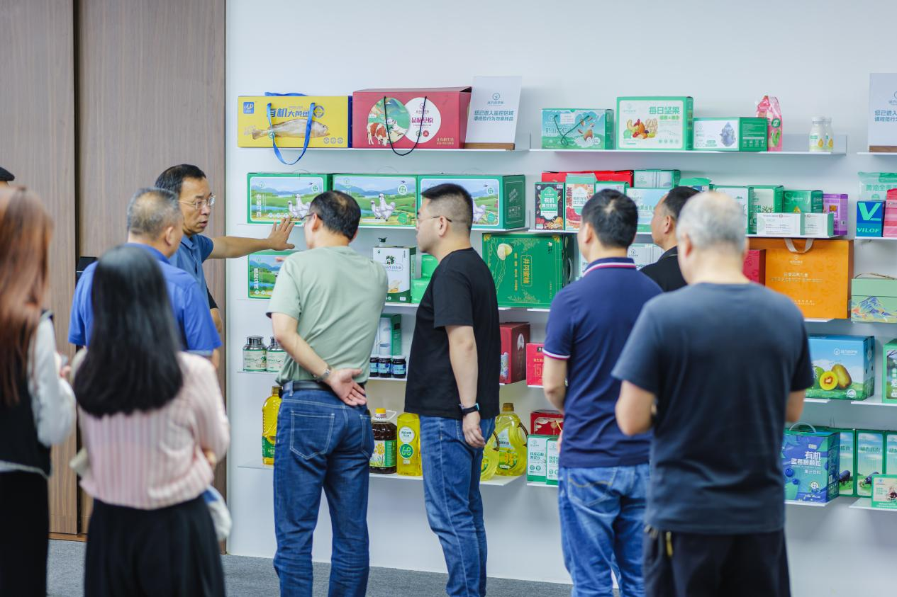江西泰和县委书记孙英剑到访远方好物共谋乌鸡产业发展