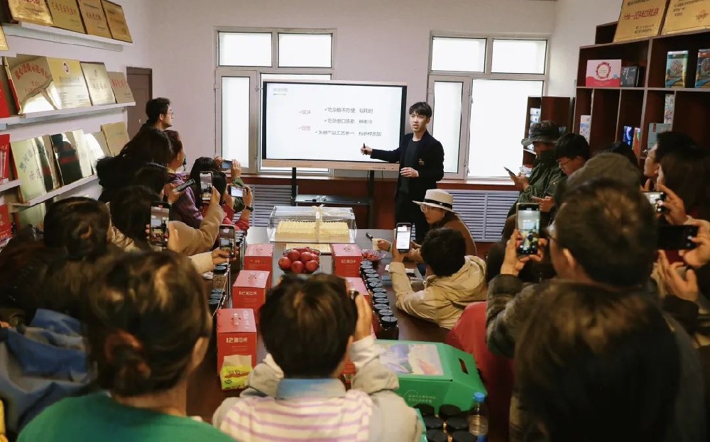 远方好物爆火背后：桦树汁出圈背后的品类神话